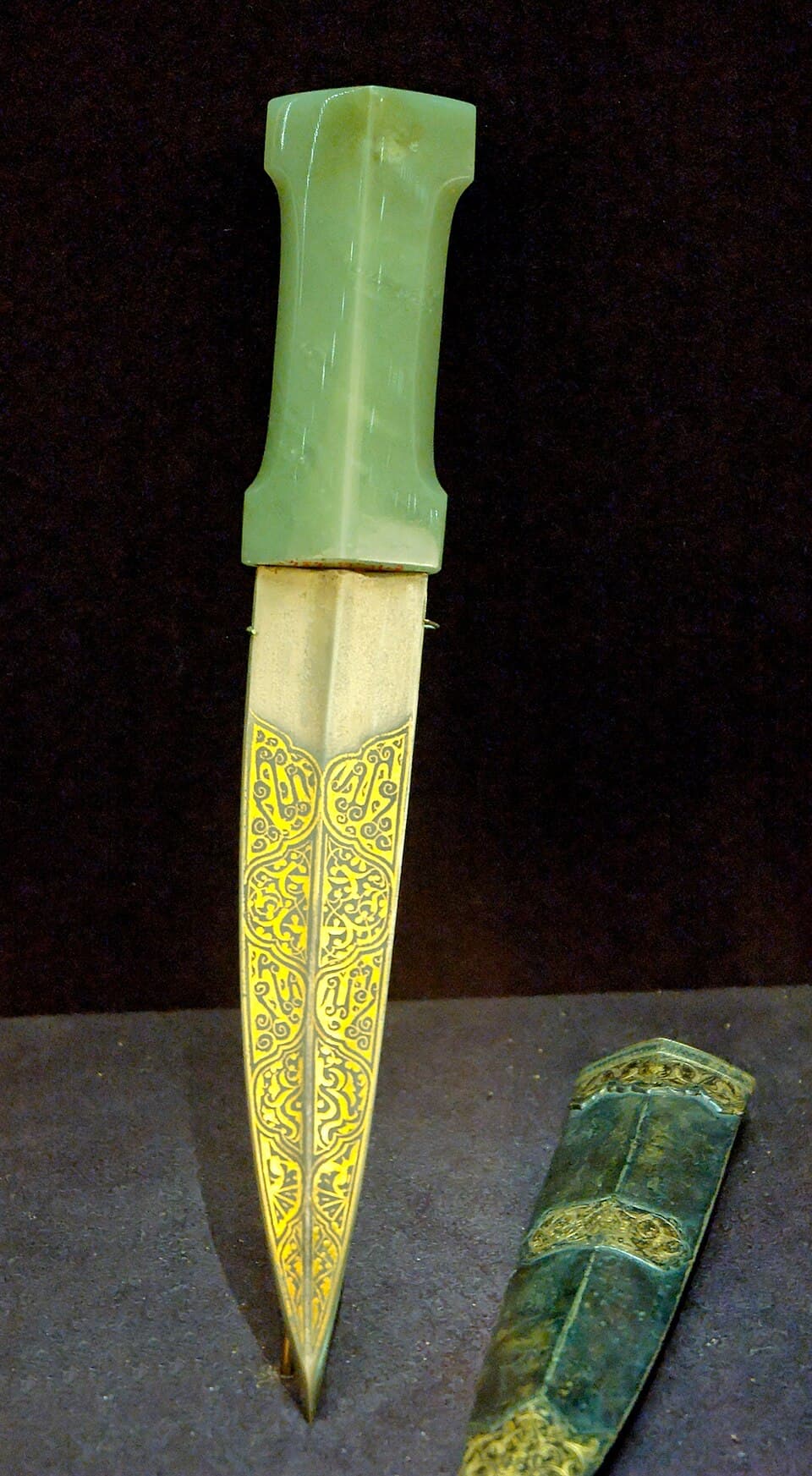 Deccani Jade-Hilted Dagger (Khanjar) - view 1